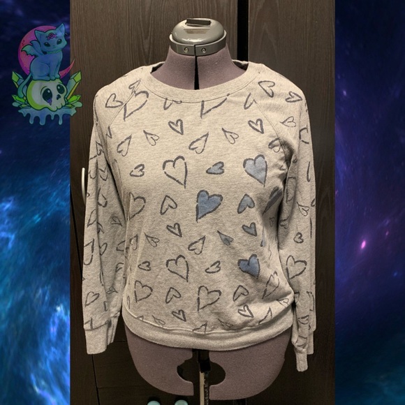 💀 Heart Sweater - Picture 1 of 5